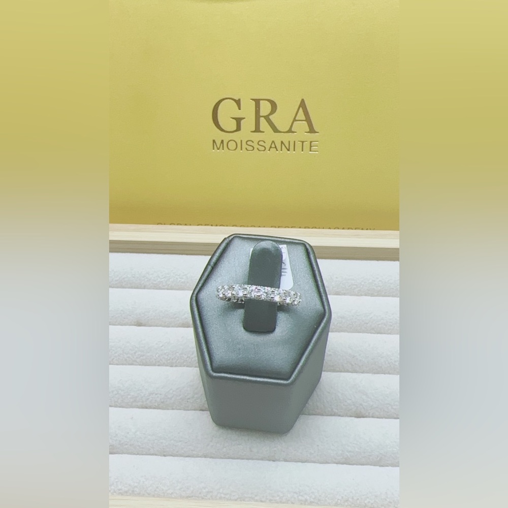 Full moissanite band 2.1 cttw in S925 NEW
